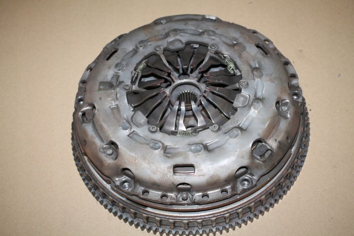 VOLVO V70 S80 XC70 XC60 V60 S60 2.0 D3 COMPLET EMBRAYAGE BI-MASSE 31325140