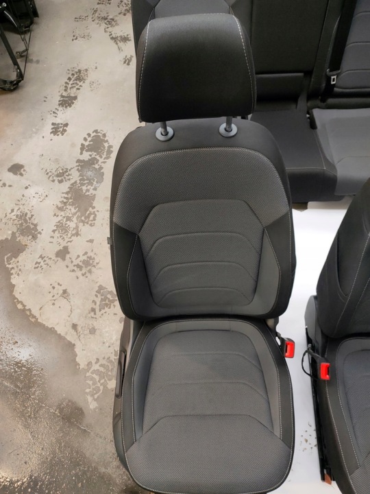 ENSEMBLE SIÈGES SIÈGES SKODA KODIAQ PARFAIT 7 VOITURES CHAUFFÉ