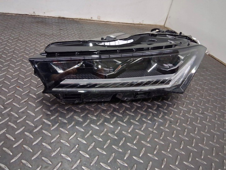 PHARE GAUCHE I DROIT AVANT SKODA SUPERB IV MATRIX 3P1941015B/3P1941016B