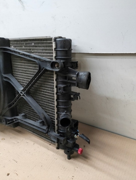 RADIATEUR EAU VENTILATEUR OPEL ASTRA H III ZAFIRA B 1.6 ESSENCE