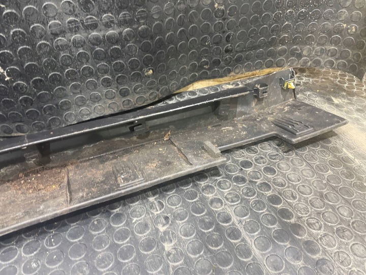 KIA OPTIMA IV 4 JF 15-20 MOULURE SEUIL GAUCHE REVÊTEMENT SUR SEUIL GAUCHE
