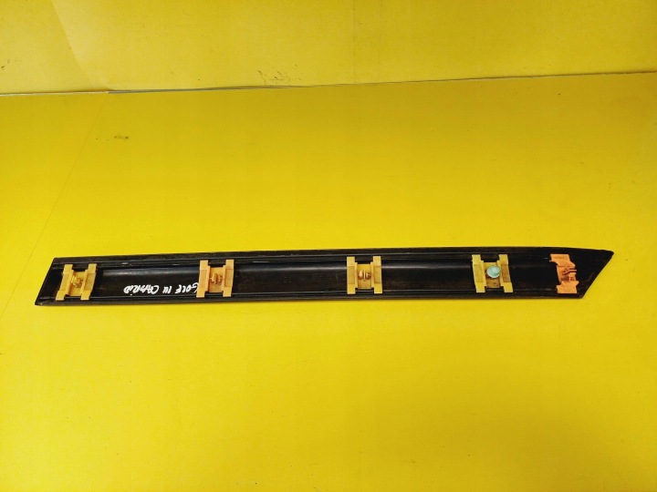 MOULURE GARDE-BOUE DROIT ARRIÈRE VOLKSWAGEN GOLF III 1H3853536 NR237