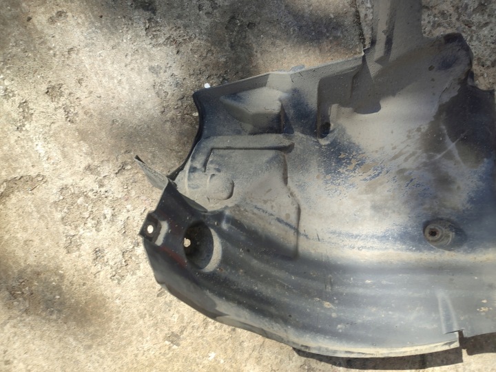 PASSAGE DE ROUE DROIT AVANT PIÈCE ARRIÈRE DROIT MERCEDES C W204 A2046902830