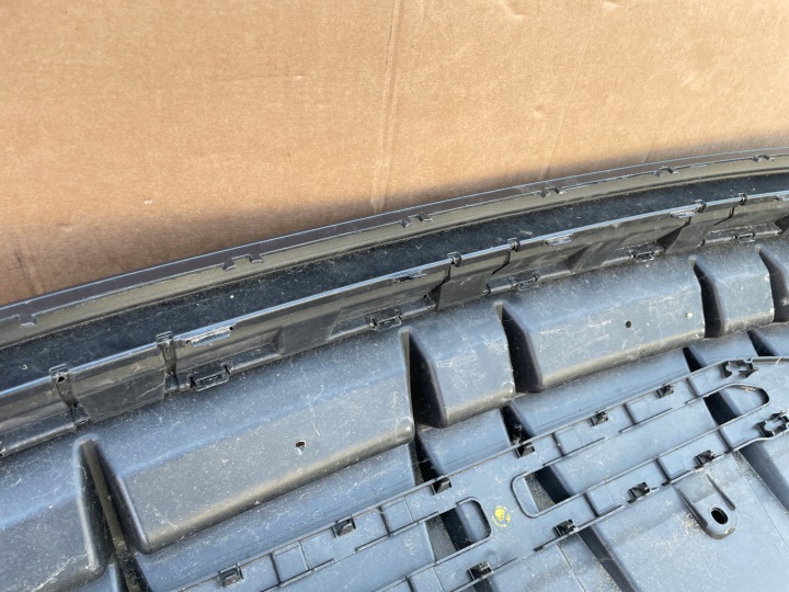 AUDI E TRON GT SPOILER DOUBLURE ARRIÈRE 4J3807983