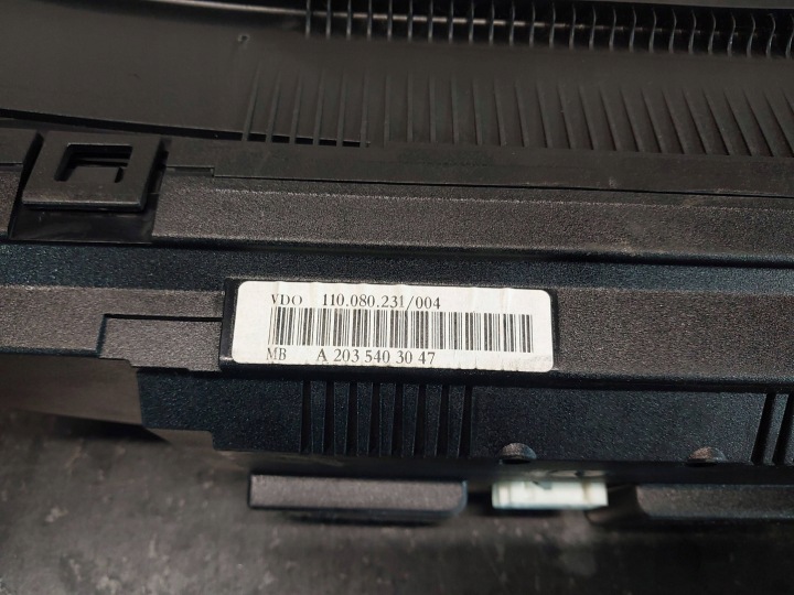 COMPTEUR MERCEDES-BENZ C W203 A2035403047