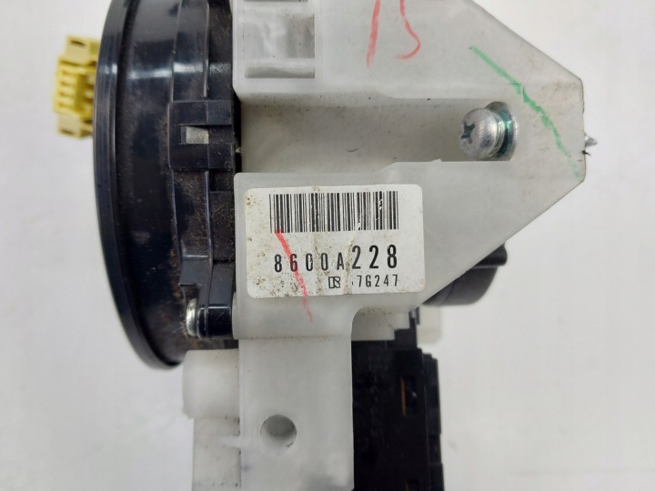COMMUTATEUR COMPOSITE BANDE 8600A228 8651A084 CITROEN C-CROSSER
