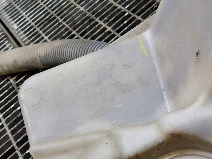 RÉSERVOIR LIQUIDE VERS LAVE-GLACES VITRES AVANT AVANT 9803734