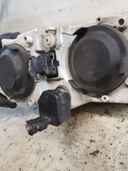 PHARE GAUCHE AVANT VOLVO V40 RESTYLAGE 1AG007861-41