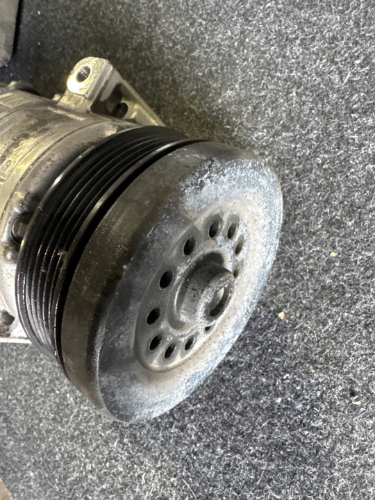 COMPRESSEUR DE CLIMATISATION OPEL CORSA D 1.4 B 55701200