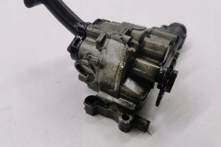 POMPE HUILES MERCEDES-BENZ B (W245) 6401810401 2.0L DIESEL 103KW 2006