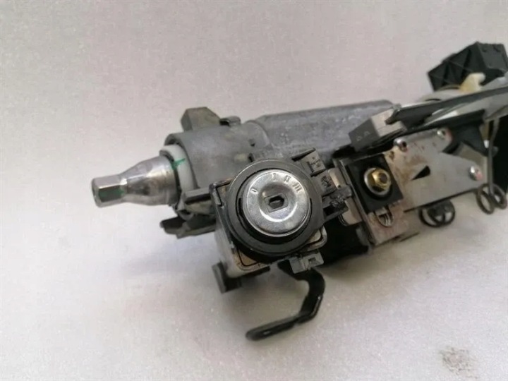 CONTRÔLEUR MOTEUR ASTON MARTIN 12A650