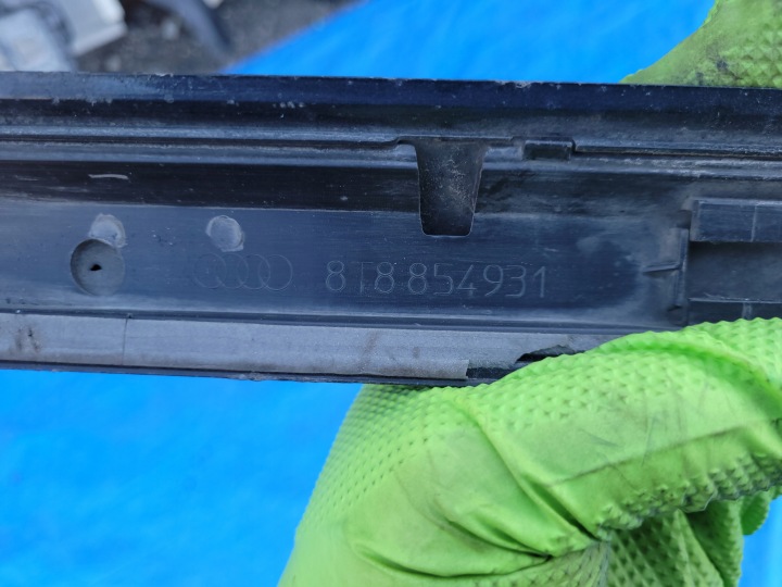 AUDI A5 8T MOULURE SEUIL GAUCHE REVÊTEMENT SEUIL S-LINE SPORTBACK 8T8854931