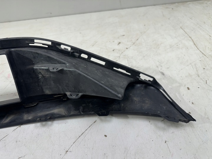 GRILLE PARE-CHOCS AVANT MERCEDES E CLASSE 214 AMG A2148857402