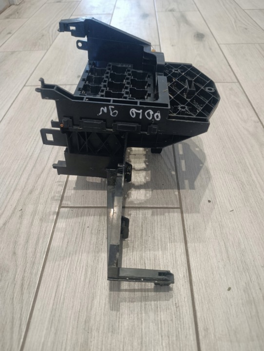 #6Q1907371B#6Q0972595A# BOÎTE RELAIS VW POLO 9N