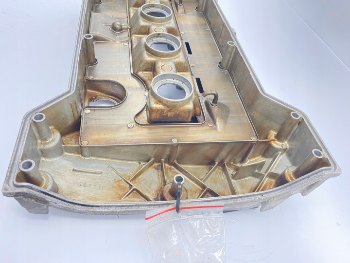 COUVERCLE DE SOUPAPES MERCEDES W124 E200 200E 200 E220 220E 220CE 1110100330 M111