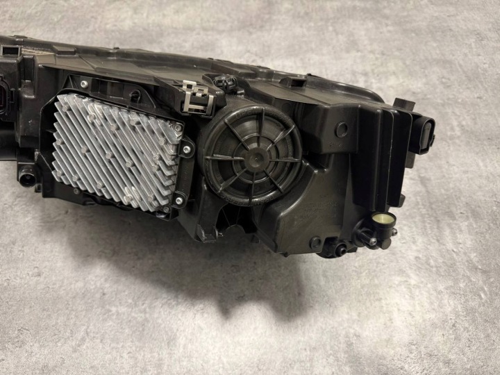 AUDI Q7 SQ7 LIFT PROJECTEUR DROIT 4M0941086D LASER 0KM