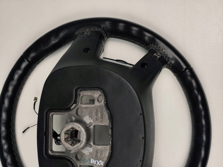 VOLANT CUIR MULTIFONCTION FORD MONDEO MK IV 34082974A