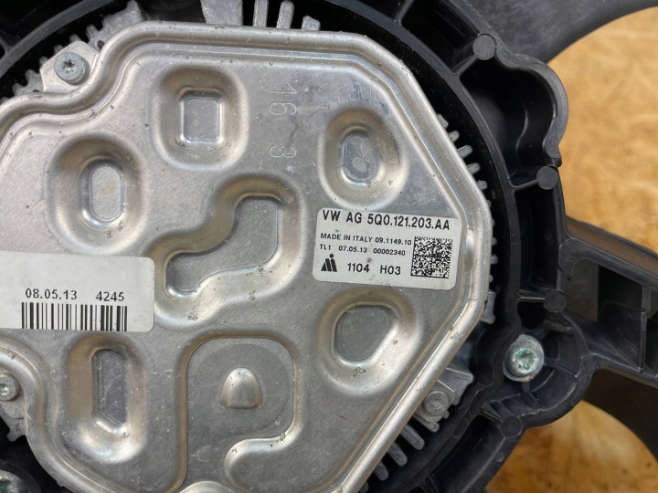 VENTILATEUR RADIATEURS CHÂSSIS VW SKODA SEAT AUDI 1.4 TSI 5Q0121205S