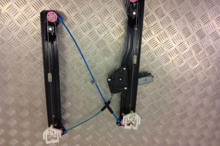 ÉLÉVATEUR VITRES GAUCHES AVANT PORTES BMW X1 (F48) 7349513 2.0L GASOLINE