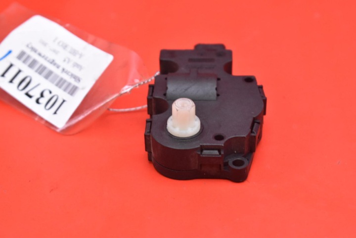 PETIT MOTEUR RÉCHAUFFEURS K9749004 AUDI A5 8T 1.8 TFSI 170 KM 07-11