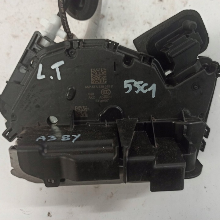 AUDI A3 8Y SERRURE DE PORTE GAUCHE ARRIÈRE 5TA839015P