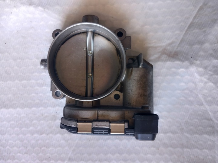 PAPILLON DES GAZ MERCEDES GL ML CL 5.5 V8 A2731410325