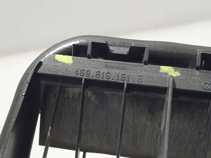 AUDI A3 S3 8V GRILLE VENTILATION SOUS ZDERZAKIEM TYLNYM 4G9819181B