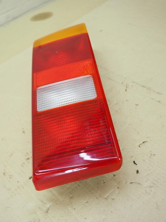 PHARE ARRIÈRE ARRIÈRE FORD SIERRA 87-93 DROITE