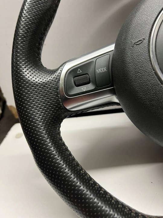 8J0 880 201 N VOLANT S-LINE AUDI TT TTS MK2 2011 PALETTES