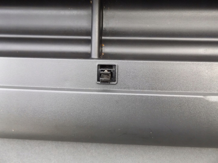 VOLVO V50 O4-07 STORE COUVERCLES DE COFFRE VERSION AVANT LIFT