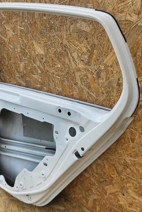 PORTES DROIT ARRIÈRE VW GOLF VI 5K6 HAYON 5K6833312