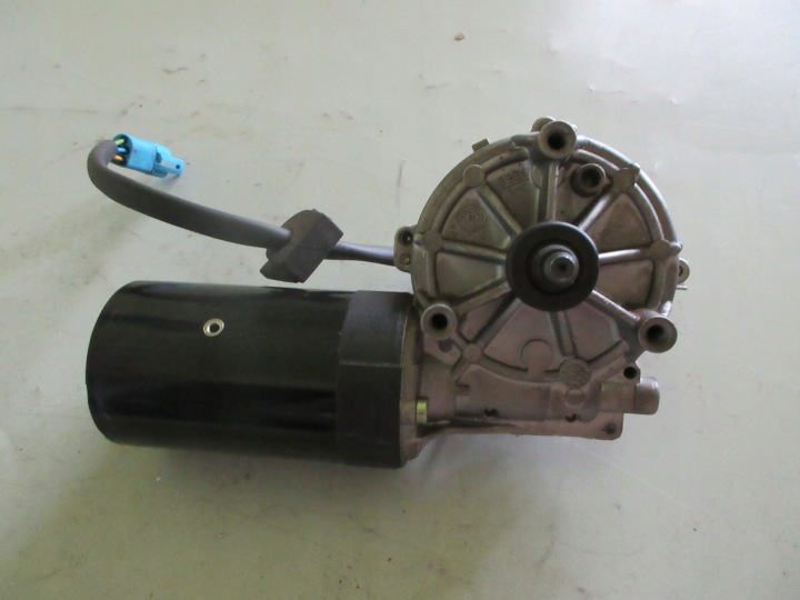 MOTEUR ESSUIE-GLACES BOSCH SCANIA 0390242406