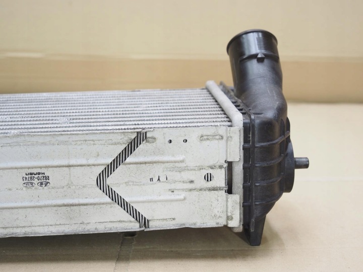 28270-2B743 KIA SPORTAGE IV HYUNDAI TUSCON III 3 15- RADIATEUR ÉCHANGEUR AIR-AIR