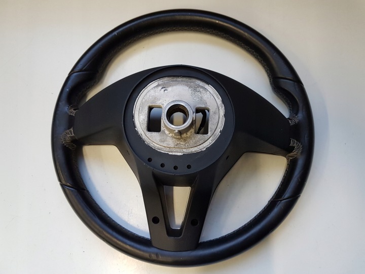 VOLANT CUIR INFINITI Q30 15-