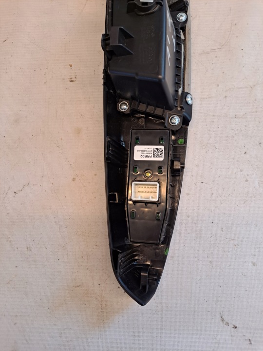 COMMUTATEUR GARNITURE COLLECTEUR DROIT ARRIÈRE KIA SPORTAGE IV 93590-F1020