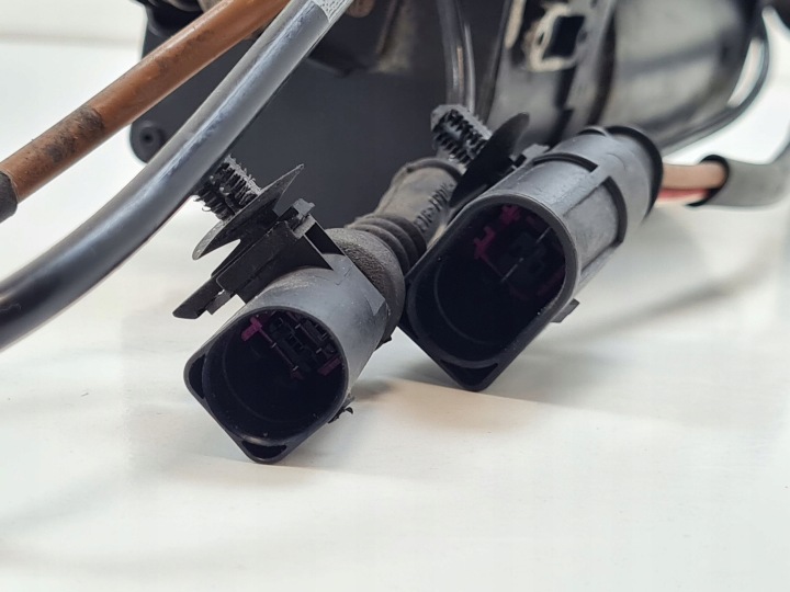 COMPRESSEUR SUSPENSIONS PNEUMATIQUE ARRIÈRE 7L0616006E