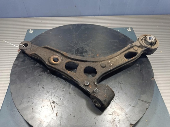 FIAT DUCATO III 2.3 BRAS DE SUSPENSION AVANT DROIT