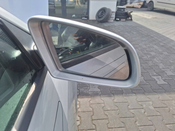 PORTES COMPLET DROIT AVANT RÉTROVISEUR AUDI A3 8P LY7W