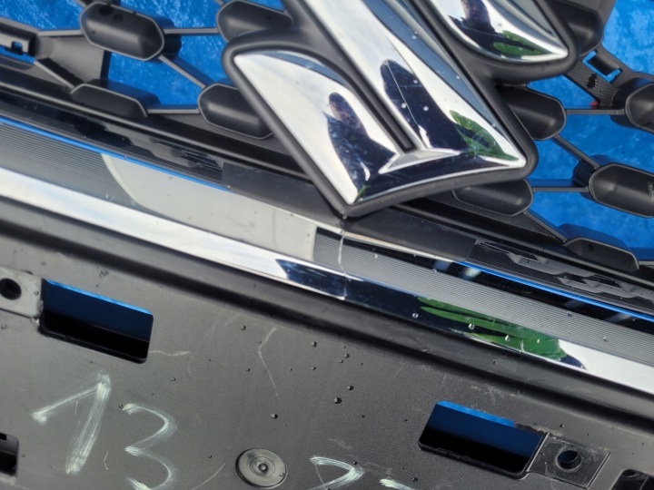 SUZUKI SWIFT V MK8 PARE-CHOCS GRILLE CHROME AVANT LIFT 71711-53R 1322