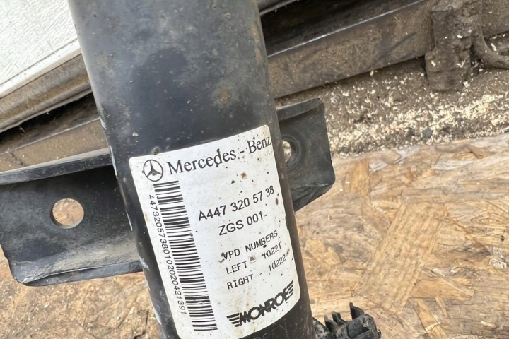 AMORTISSEUR AVANT GAUCHE MERCEDES-BENZ VITO FURGON (W447) A4473205738