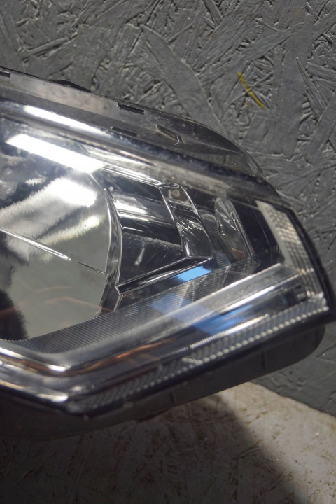 FORD ECOSPORT PHARE DROIT AVANT (S1644)