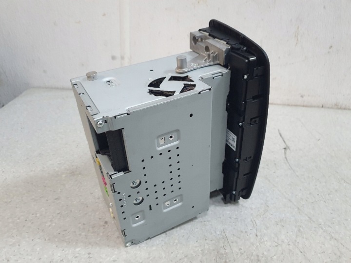 MERCEDES B W246 RADIO NGT 4.5 2469006710 PARFAIT