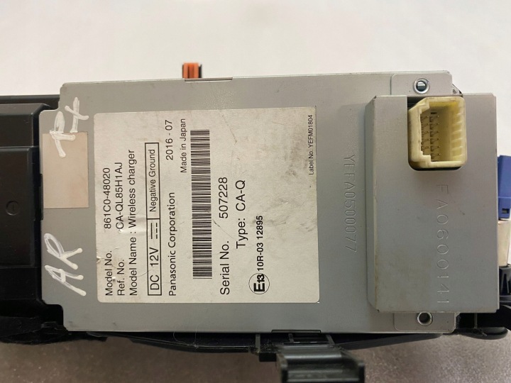 LEXUS RX 450H 2017 MODULE LADOWANIA BEZPRZEWODOWEGO 861C048020