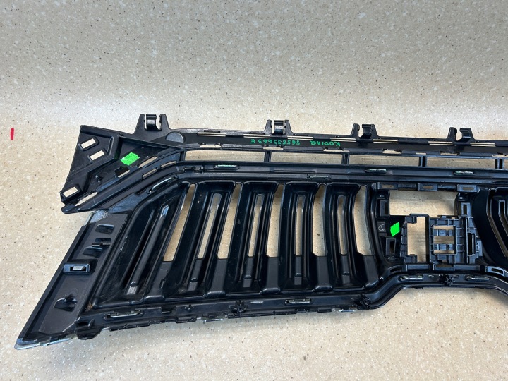 GRILLE CALANDRE SKODA KODIAQ 565 565853653E