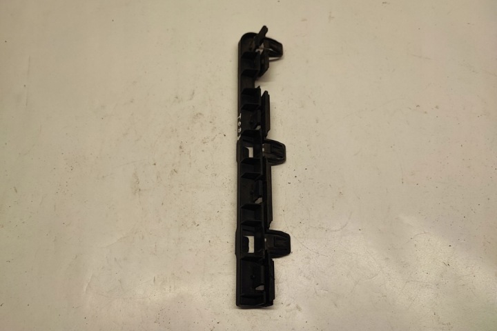 FIXATION AVANT GAUCHE GARDE-BOUE BMW 5 (F10) 7184775 2.0L DIESEL 135KW