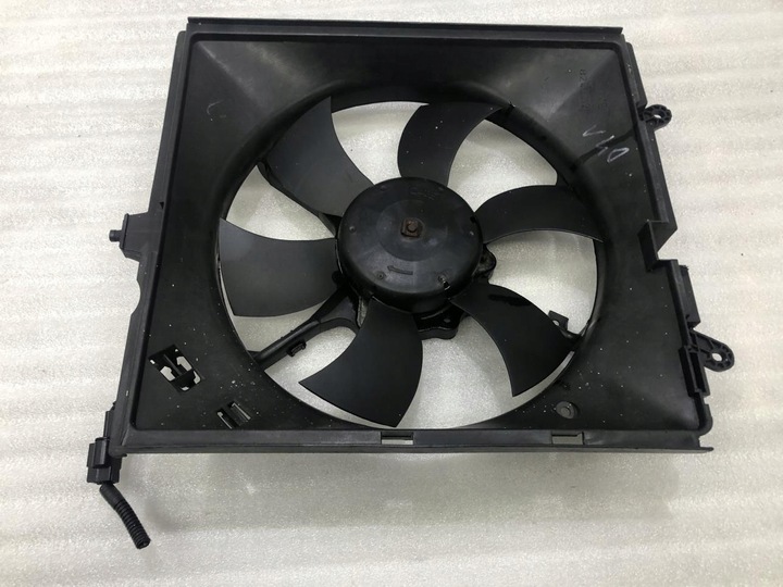 VOLVO V40 I 96-00 1,8 VENTILADOR DEL RADIADOR 8240212 