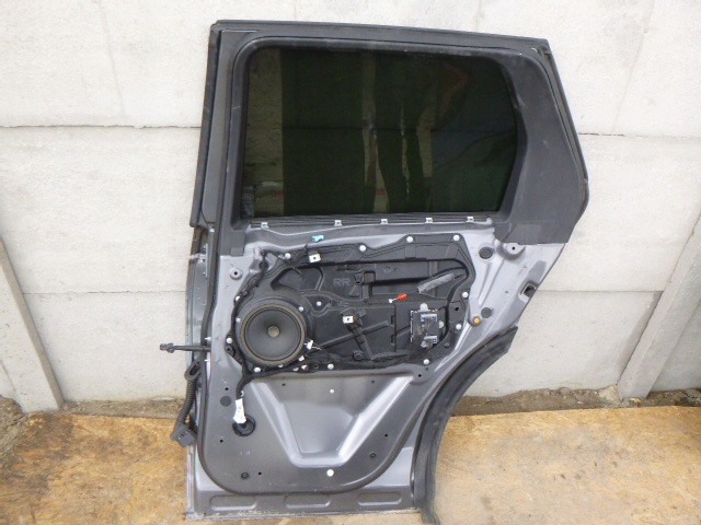 DE PUERTA DERECHA PARTE TRASERA RANGE ROVER DISCOVERY SPORT V L550 