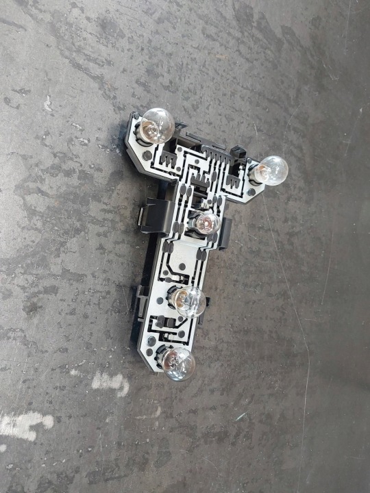 DOUILLE D'AMPOULE ARRIÈRE GAUCHE VOLKSWAGEN BORA BERLINE 1J5945257