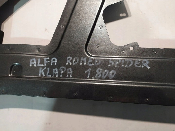 COUVERCLES DE COFFRE ALFA ROMEO SPIDER