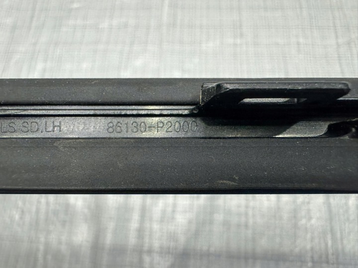 MOULURE PARE-BRISE KIA SORENTO IV 86130-P2000